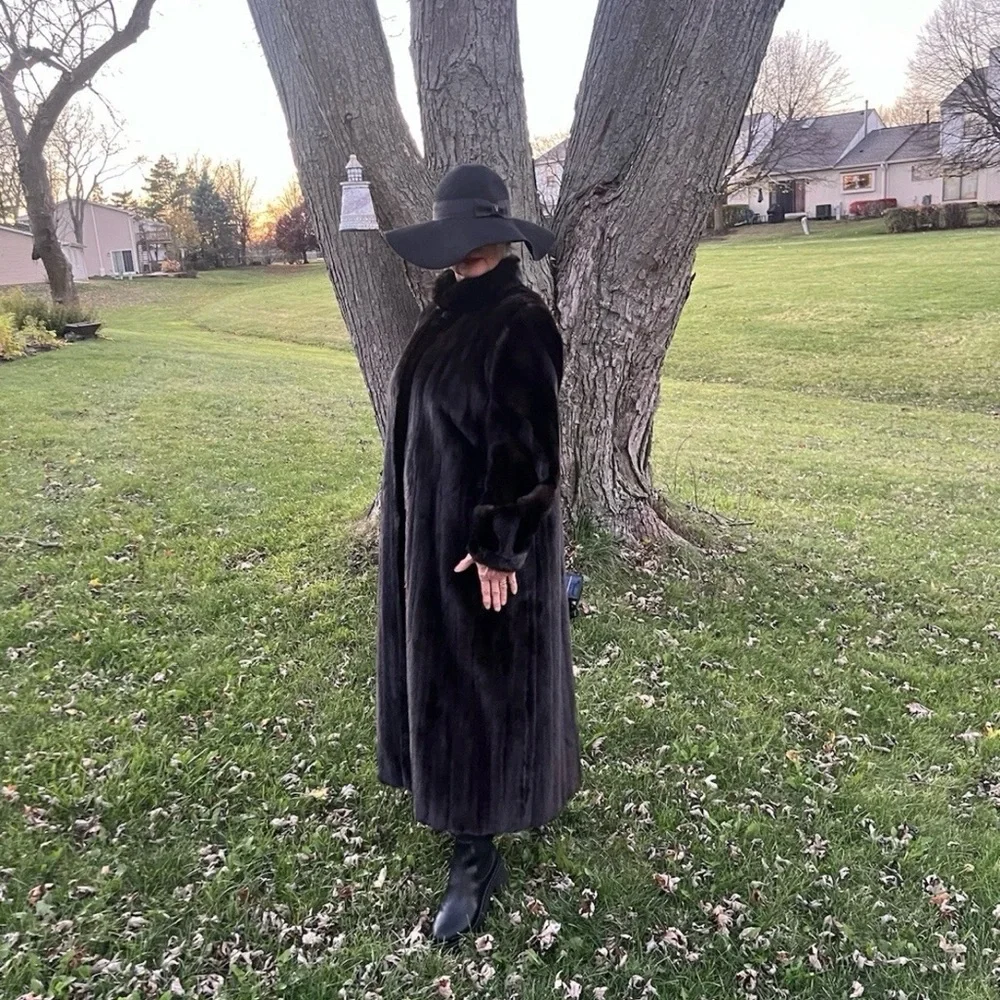 York Furrier Genuine Mink Fur Coat By Bill Blass Mahogany Stand Collar L/XL - Picture 3 of 15